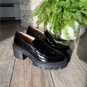 Stuart Weitzman Women's Soho Loafers